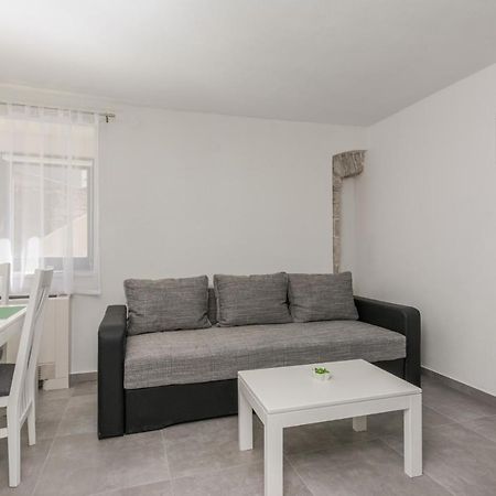Apartmani Mustaca Dvori Privlaka  Exterior foto