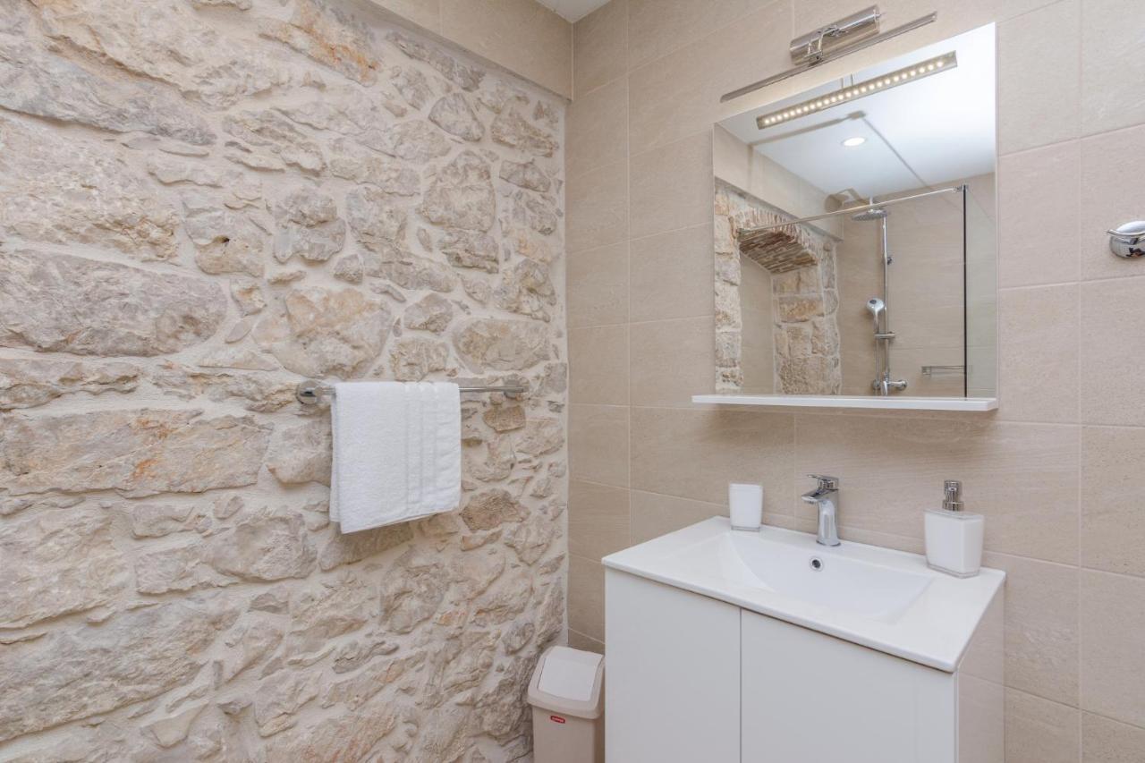 Apartmani Mustaca Dvori Privlaka  Exterior foto