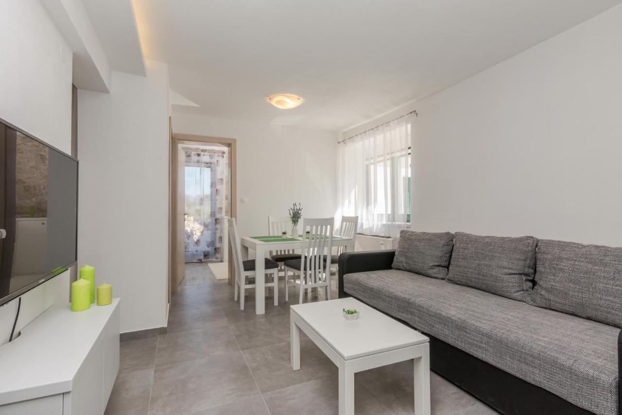 Apartmani Mustaca Dvori Privlaka  Exterior foto