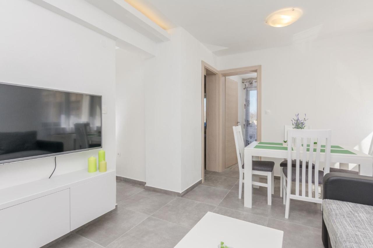 Apartmani Mustaca Dvori Privlaka  Exterior foto
