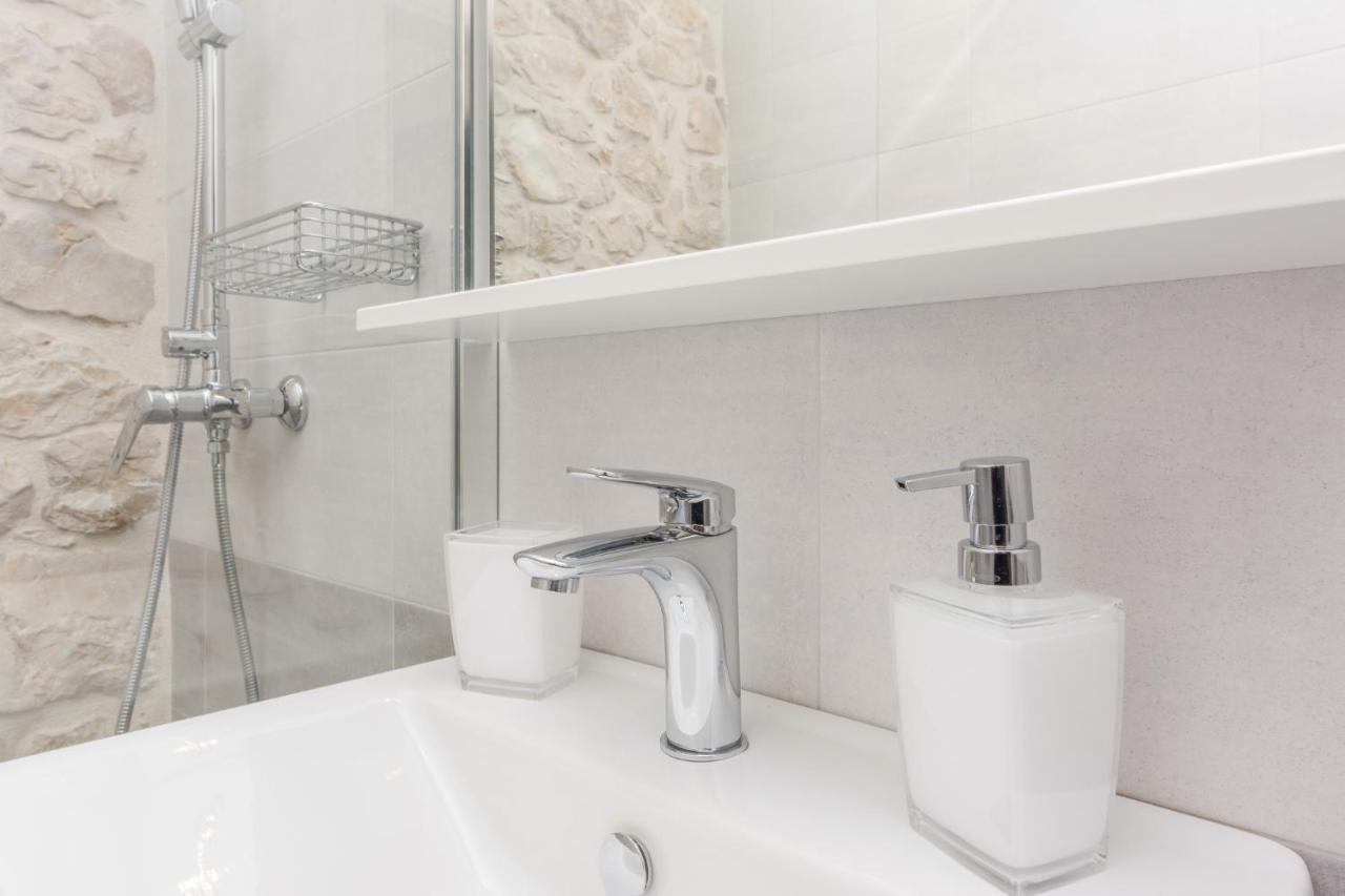 Apartmani Mustaca Dvori Privlaka  Exterior foto