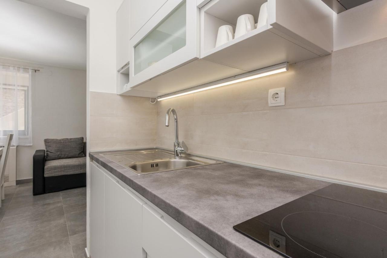 Apartmani Mustaca Dvori Privlaka  Exterior foto