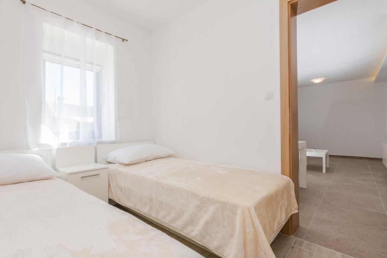 Apartmani Mustaca Dvori Privlaka  Exterior foto